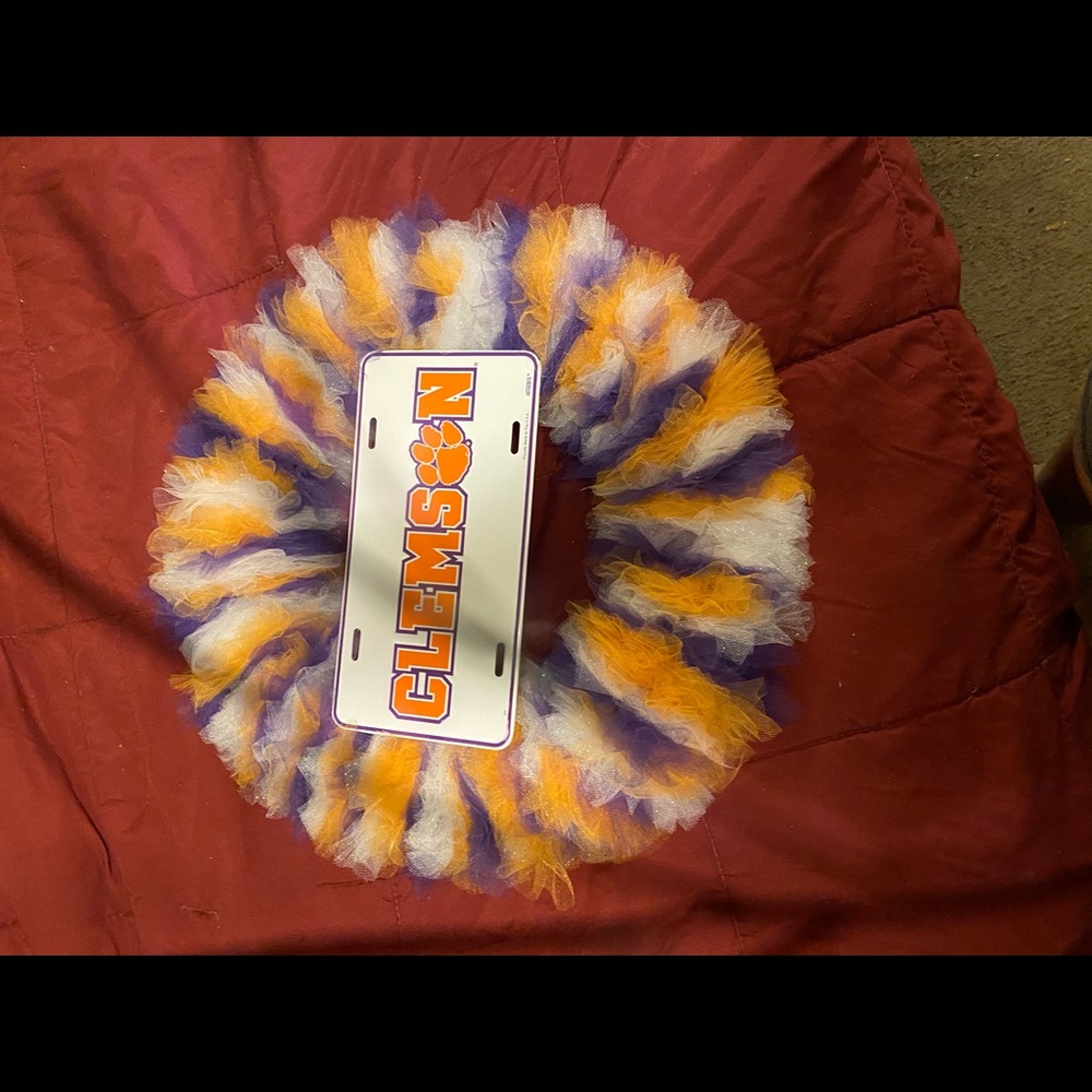 Clemson Wreath Can be hung on wall or doors
